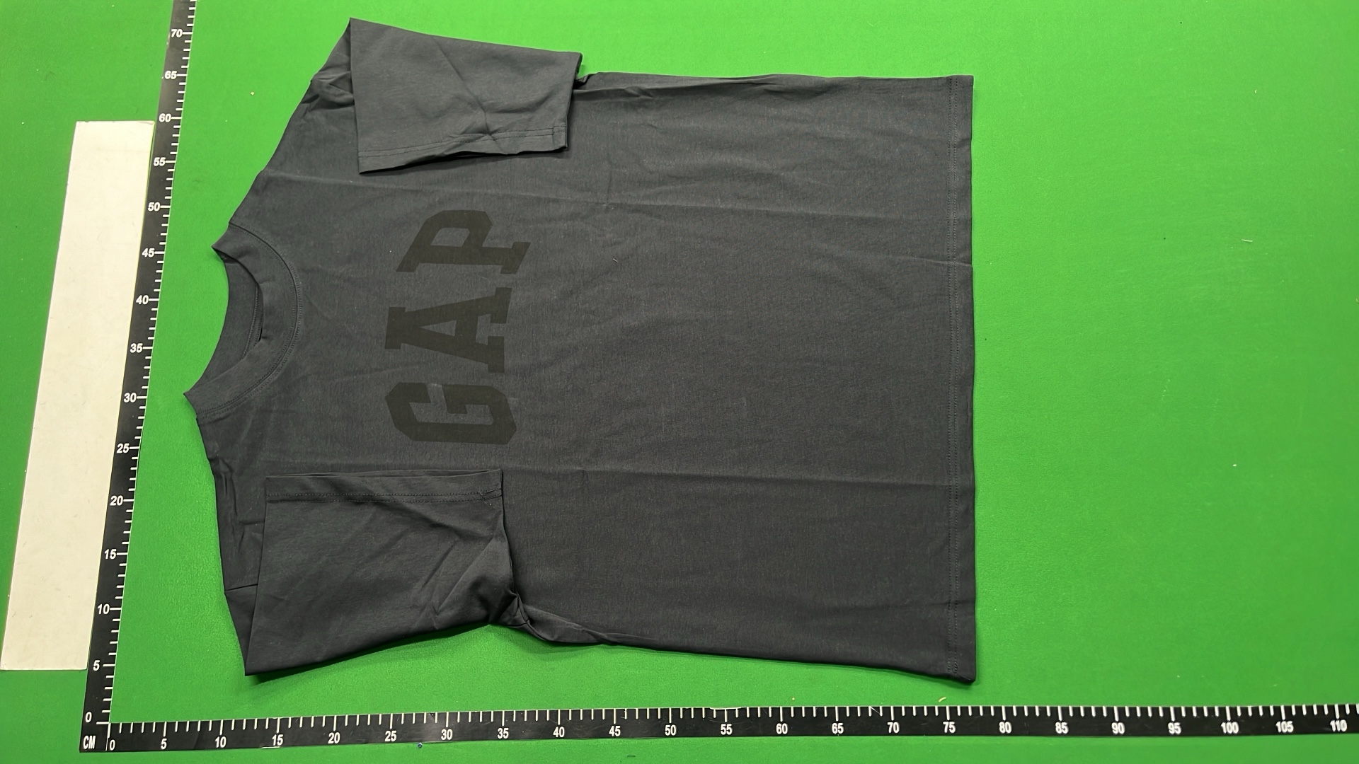 GAP T-shirt