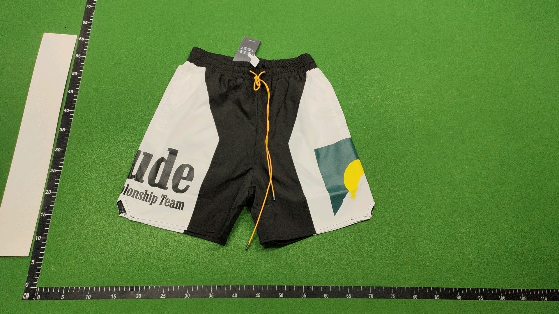 Rhude Shorts ( 32 + styles)